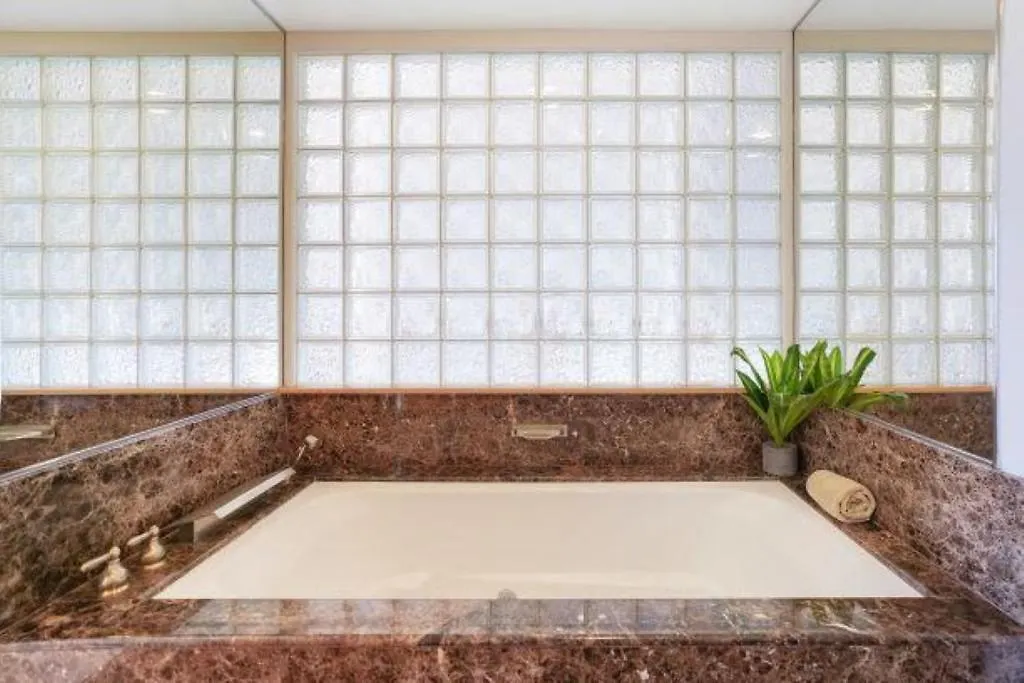 Apartamento Luxury 2-Story Oceanfront Condo W/ Views & Pool Wailua
